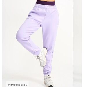 NWT Buffbunny Collection Cloud Joggers  M Lavender Purple Fleece Sweatpants